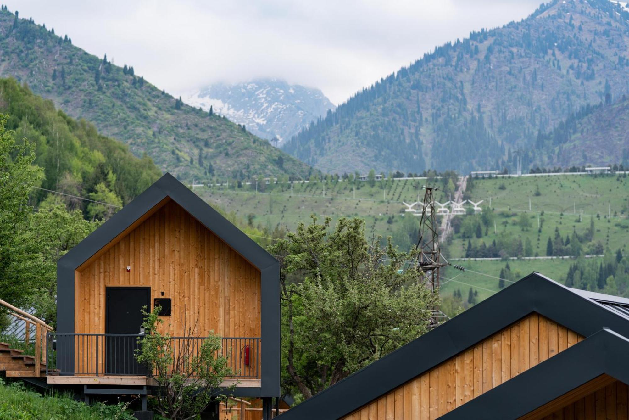 Qazaq Auyl Eco Hotel Almaty Esterno foto
