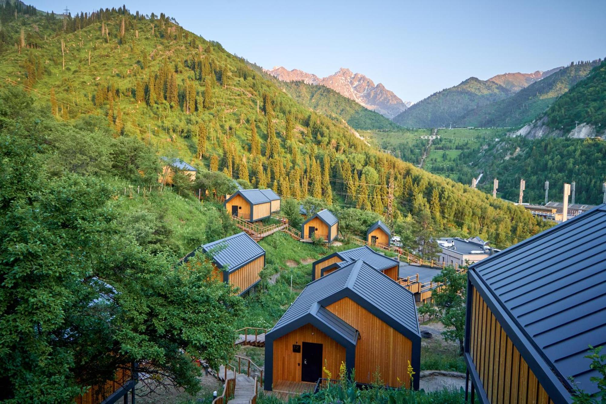 Qazaq Auyl Eco Hotel Almaty Esterno foto